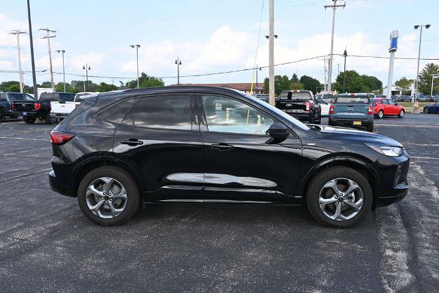 Certified 2024 Ford Escape ST-Line w/ Tech Pack #1 AWD/4WD image 8
