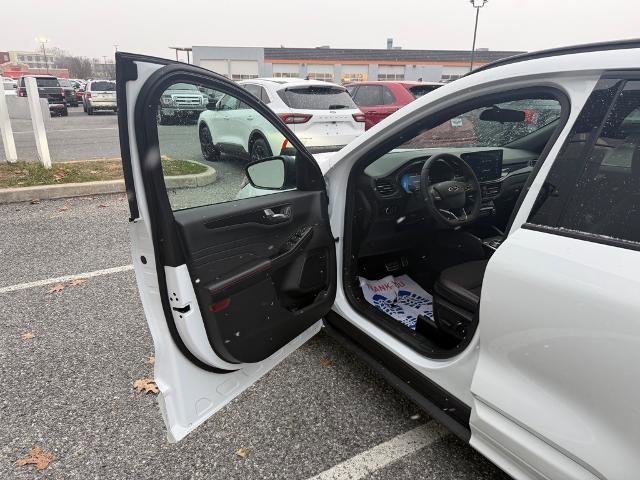 Certified 2023 Ford Escape ST-Line w/ Tech Pack #1 image 8