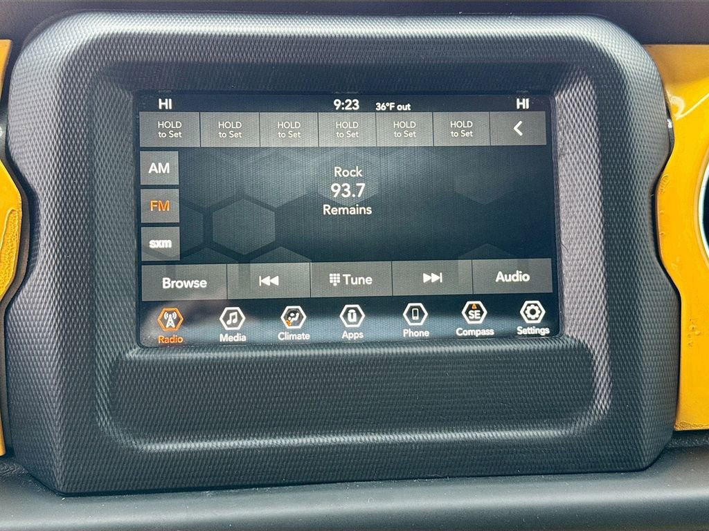 Used 2019 Jeep Wrangler Unlimited Sahara image 12