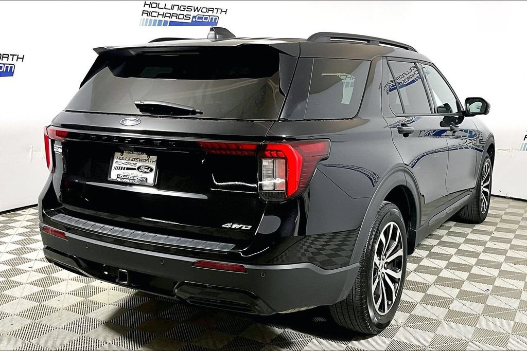 Certified 2025 Ford Explorer ST-Line AWD/4WD image 9