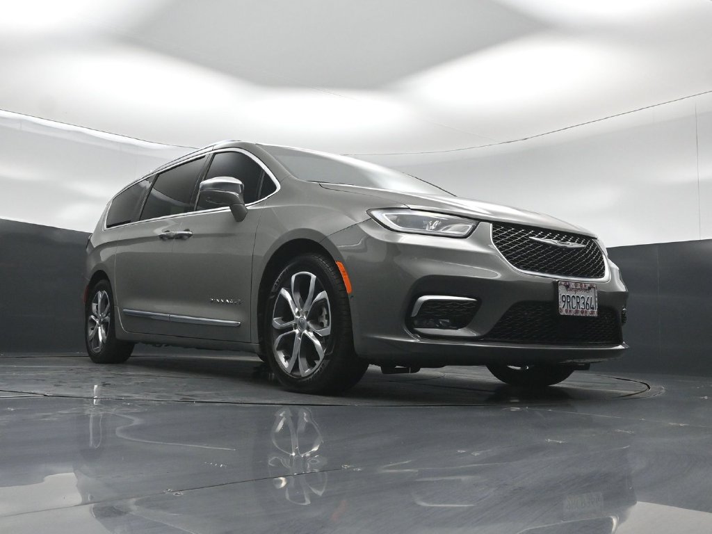 Used 2024 Chrysler Pacifica Pinnacle FWD image 38