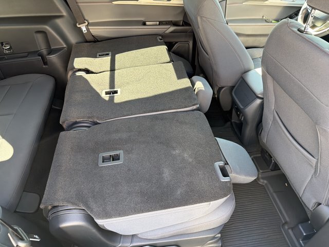 Certified 2026 Ford Explorer Active AWD/4WD image 22