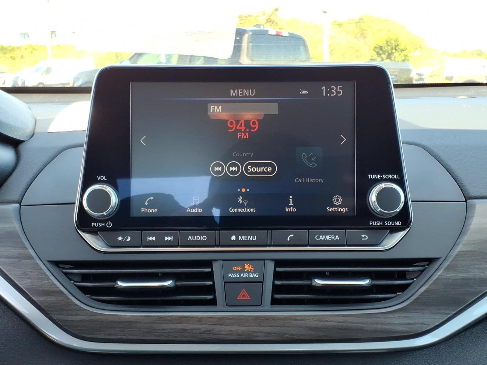 Used 2025 Nissan Altima 2.5 SV FWD image 17