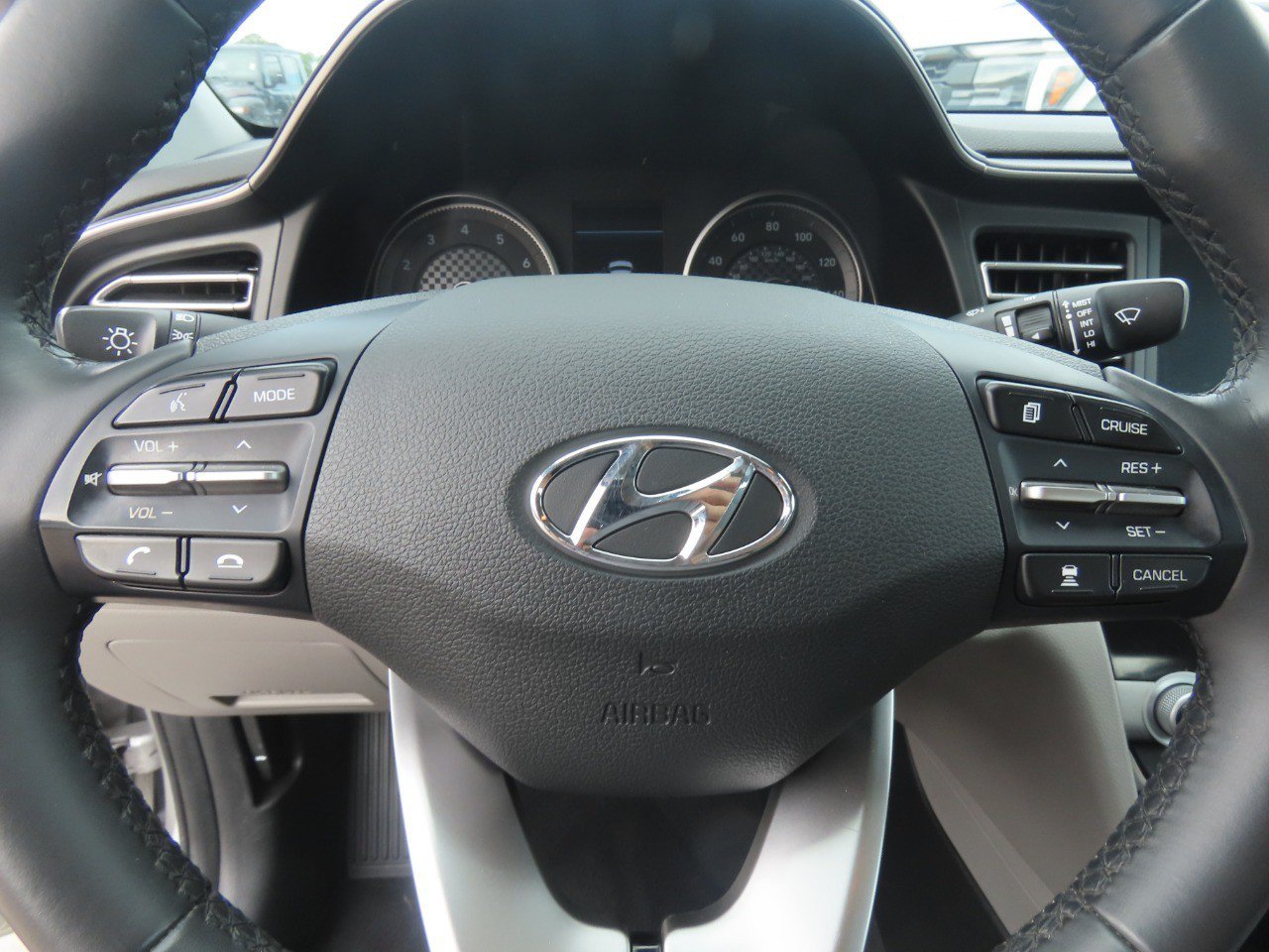 Used 2020 Hyundai Elantra Limited w/ Ultimate Package 03 FWD image 25