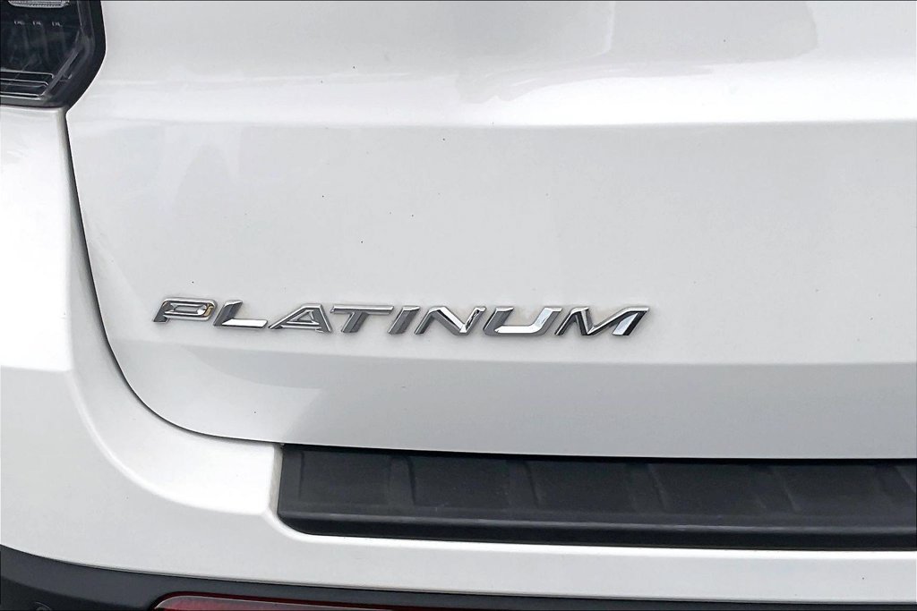 Certified 2025 Ford Explorer Platinum w/ Ultimate Package AWD/4WD image 7