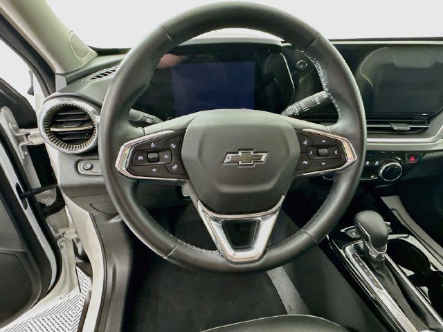 Used 2025 Chevrolet Trax ACTIV w/ Driver Confidence Package FWD image 16