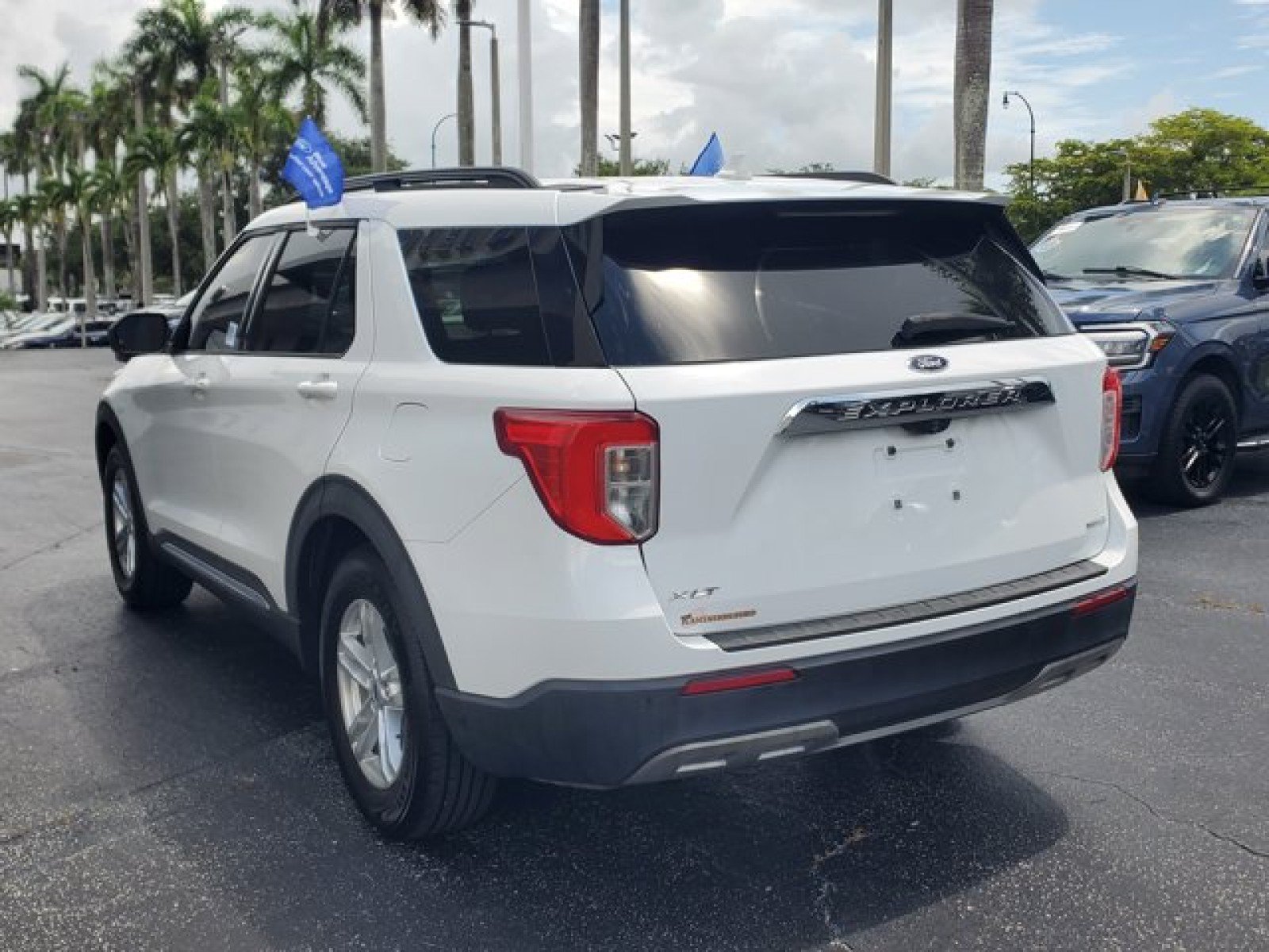 Certified 2020 Ford Explorer XLT w/ Equipment Group 202A RWD image 5