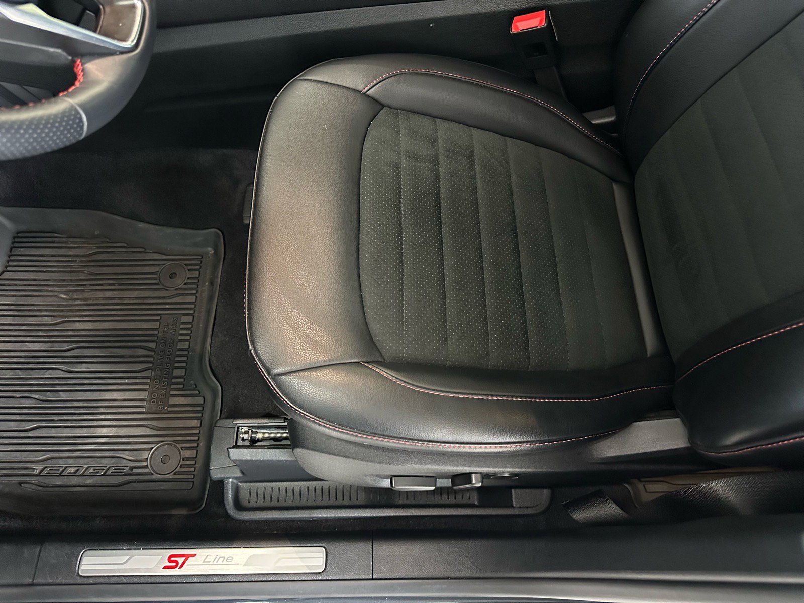 Certified 2024 Ford Edge ST-Line w/ Class II Trailer Tow Package image 20