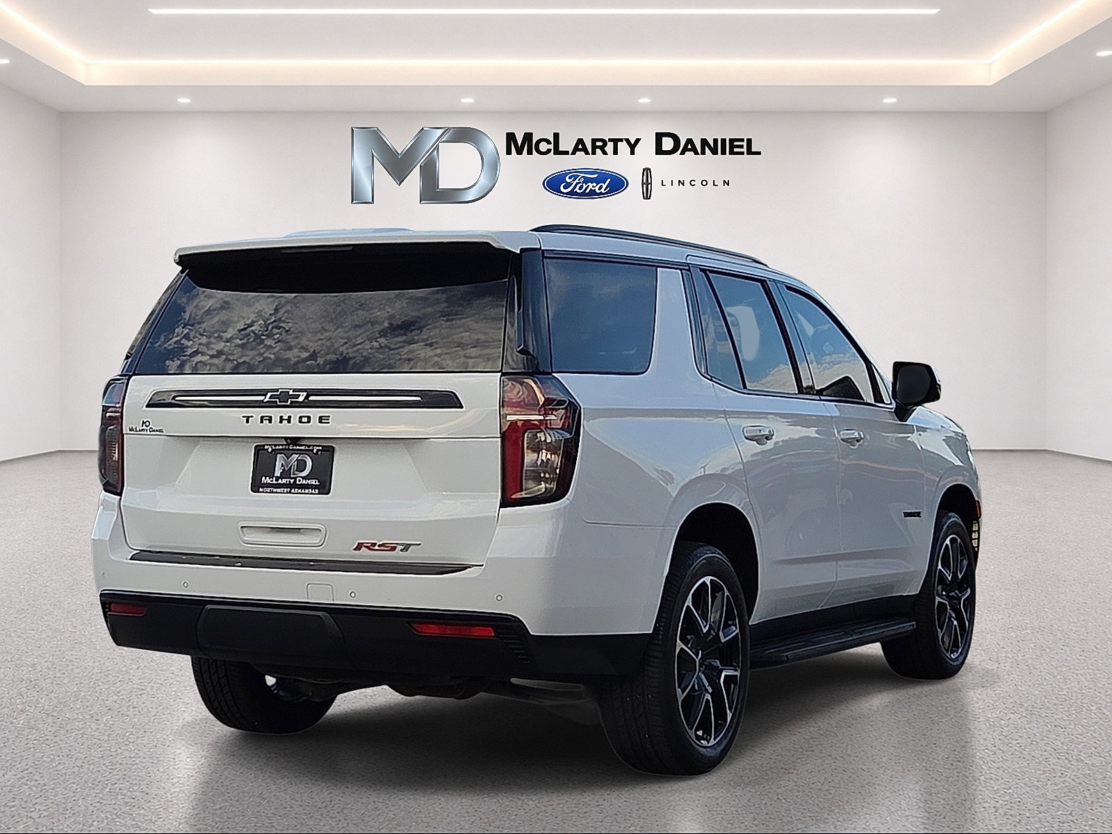 Used 2024 Chevrolet Tahoe RST w/ Luxury Package AWD/4WD image 5