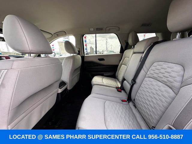 Used 2024 Nissan Pathfinder SV FWD image 18