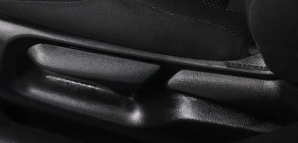 Used 2020 Toyota Corolla SE FWD image 23