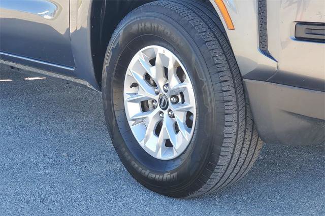 Used 2024 Nissan Frontier SV image 8