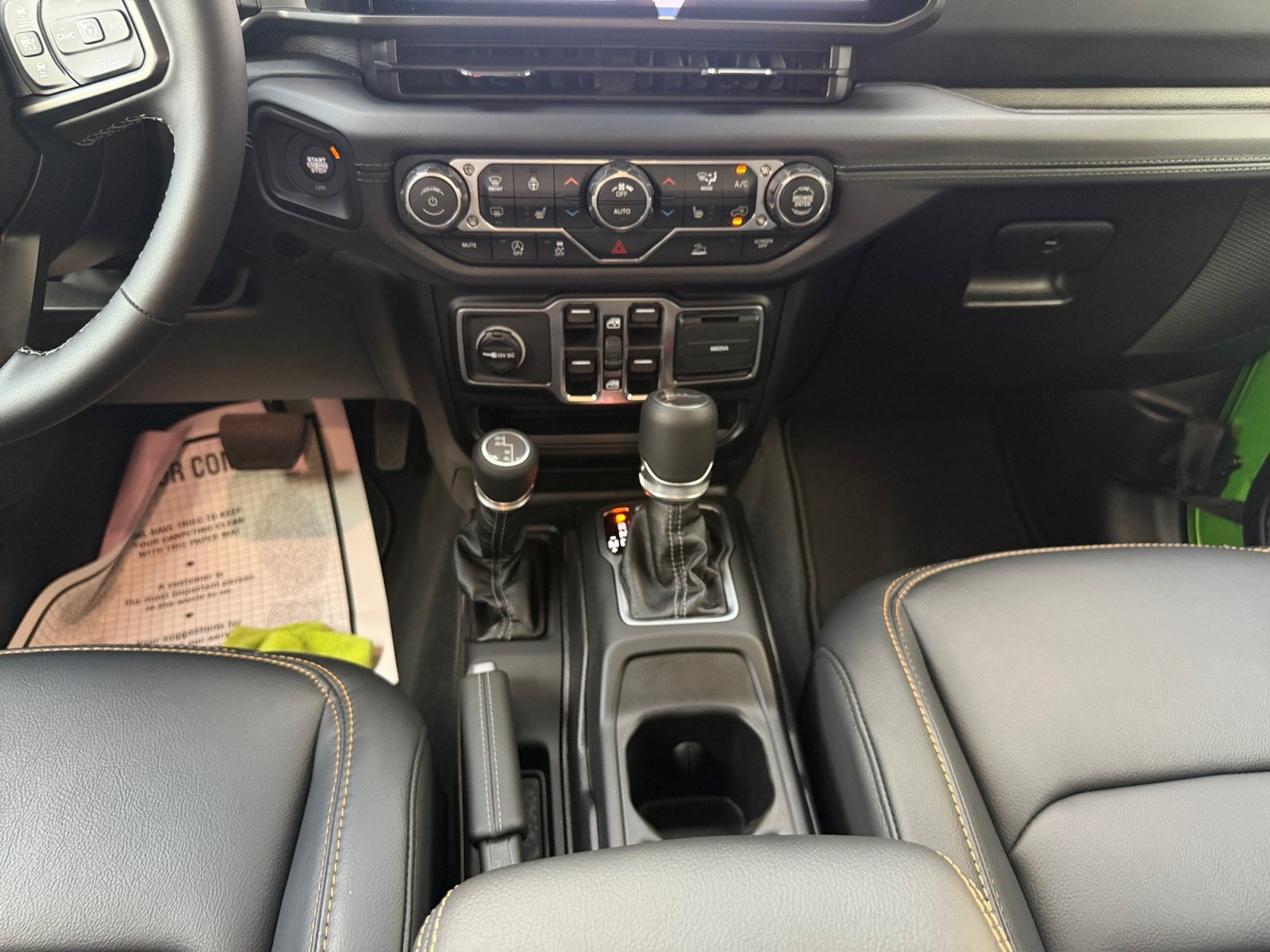 Used 2026 Jeep Gladiator Sport AWD/4WD image 12