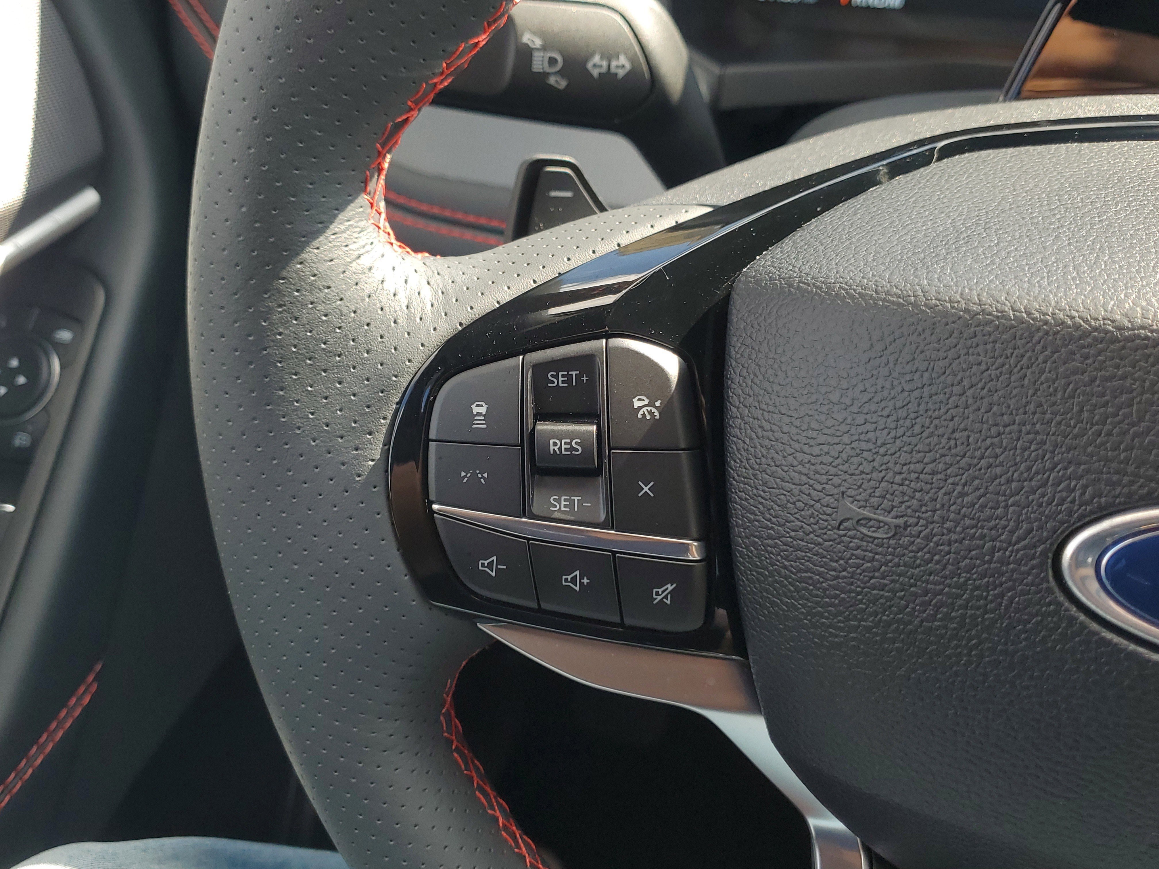 Certified 2025 Ford Explorer ST image 26