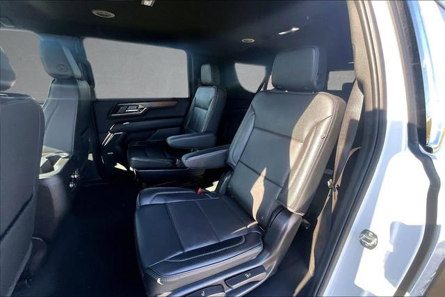 Used 2025 GMC Yukon XL Denali AWD/4WD image 26