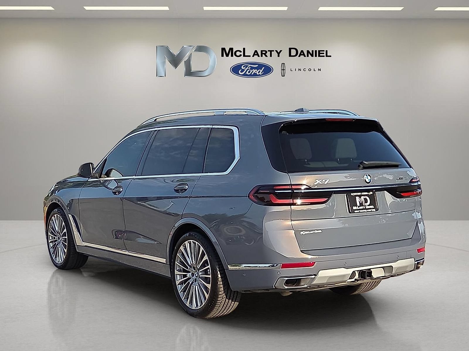 Used 2024 BMW X7 xDrive40i AWD/4WD image 4