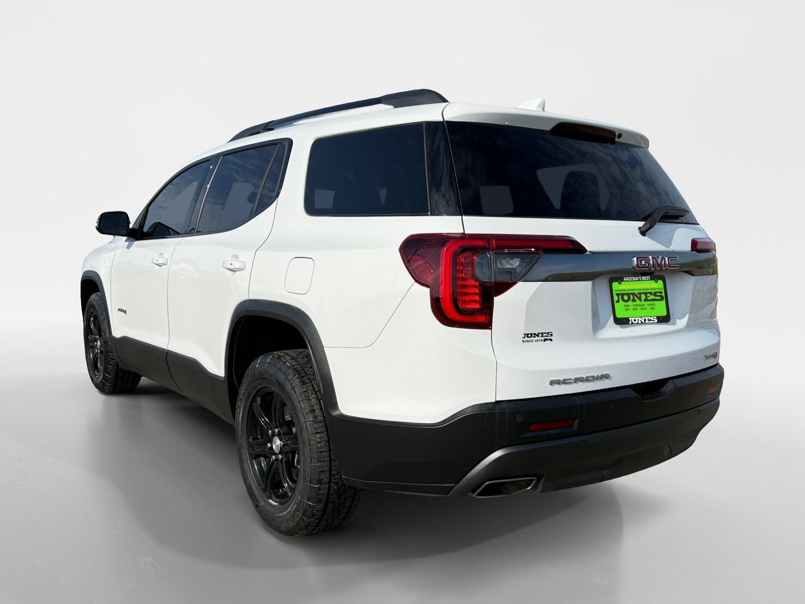 Used 2023 GMC Acadia AT4 w/ Preferred Package AWD/4WD image 4