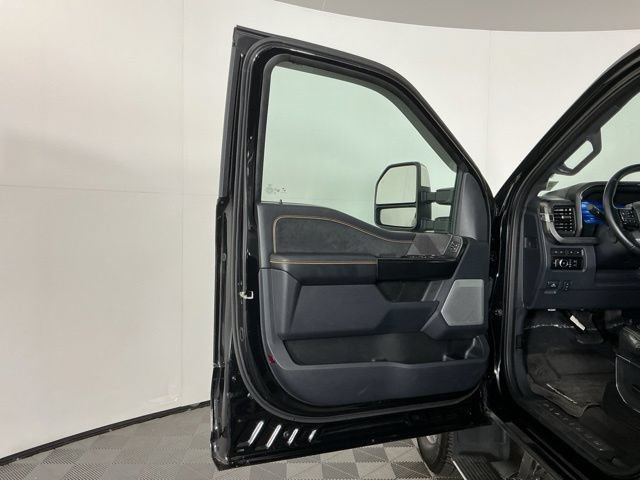 Certified 2023 Ford F350 Platinum AWD/4WD image 17