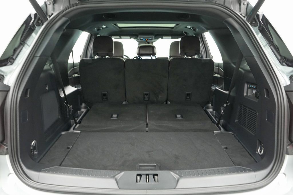 Certified 2025 Ford Explorer Platinum image 23