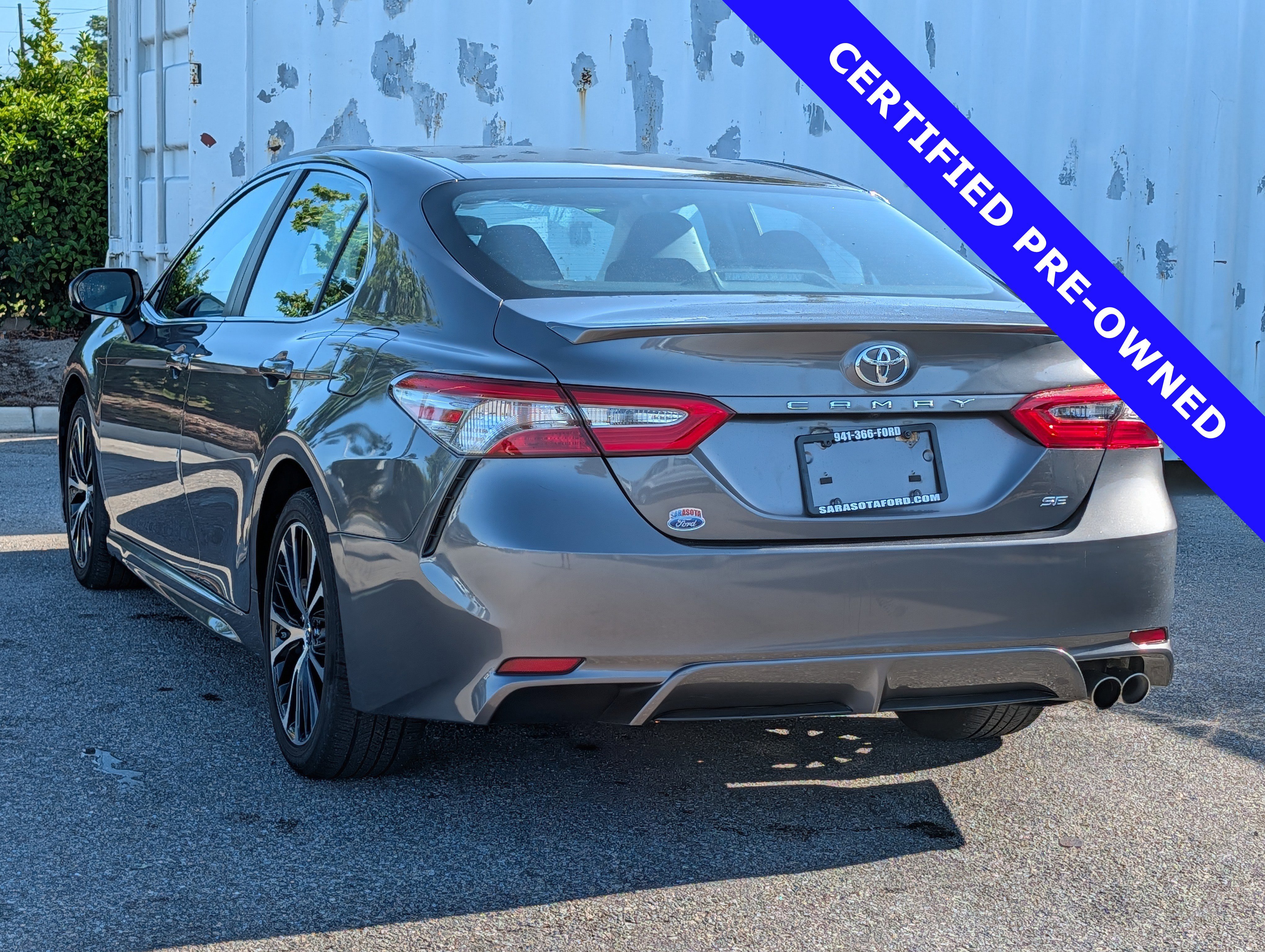Used 2018 Toyota Camry SE w/ Moonroof Package FWD image 6