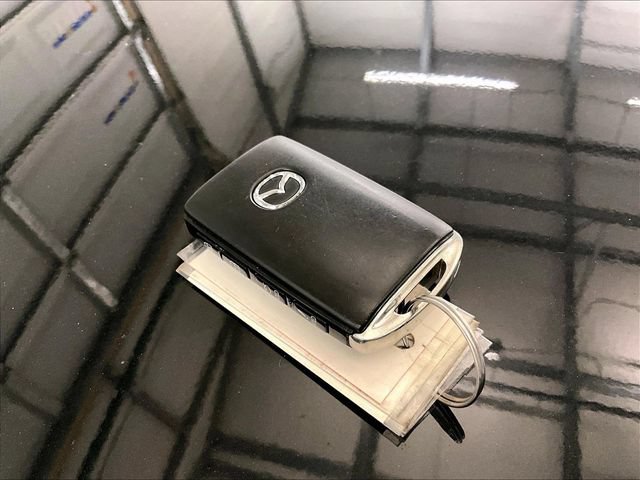 Used 2022 MAZDA MAZDA3 s FWD image 9