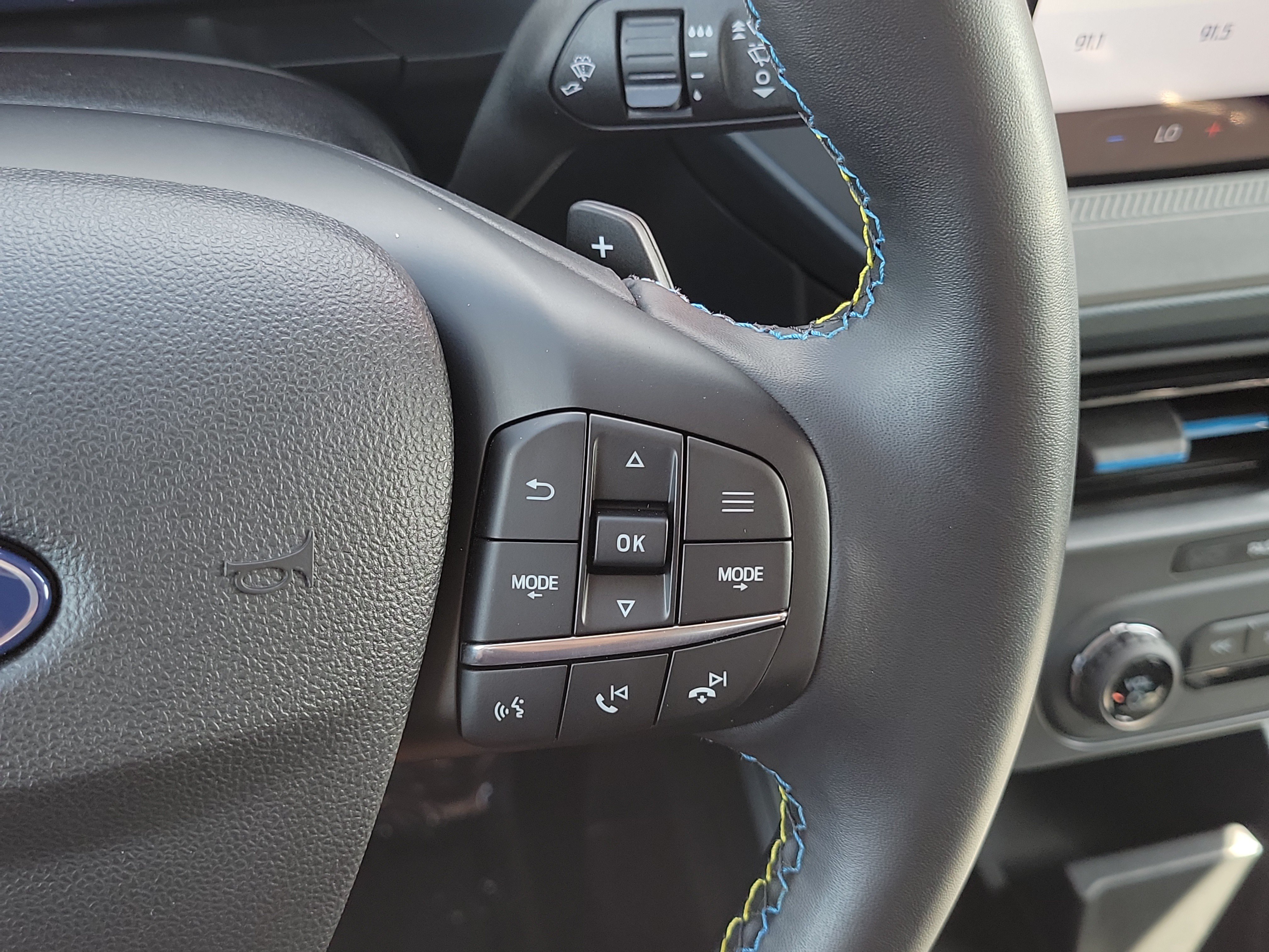 Certified 2025 Ford Maverick Lobo AWD/4WD image 23