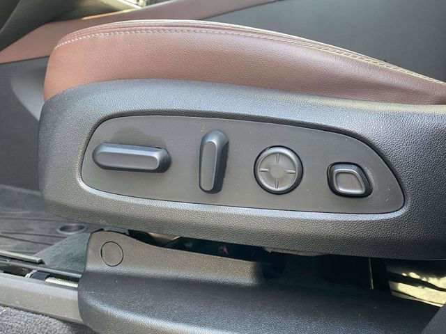 Used 2021 Buick Enclave Avenir w/ Avenir Technology Package image 21