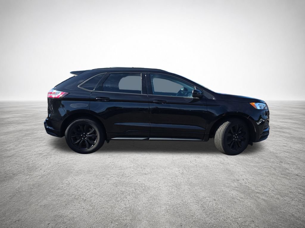 Certified 2022 Ford Edge SE w/ Black Appearance Package AWD/4WD image 9