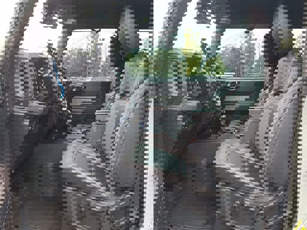 Certified 2021 Ford Bronco Black Diamond image 17