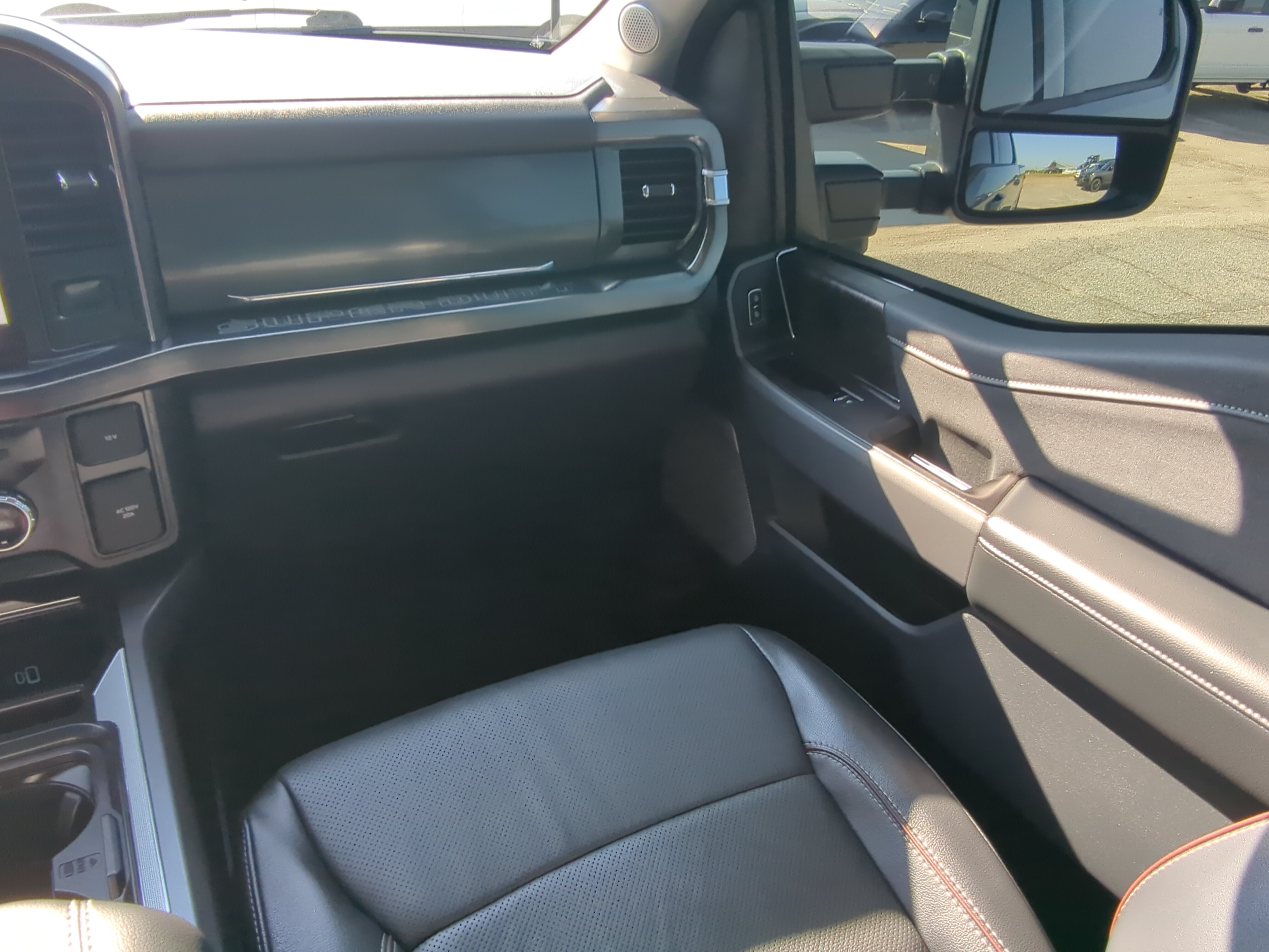 Certified 2024 Ford F250 Lariat w/ Lariat Ultimate Package AWD/4WD image 15