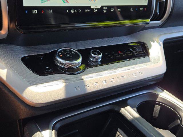 Certified 2025 Ford Expedition Active AWD/4WD image 31