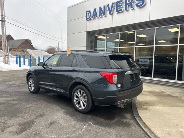 Certified 2022 Ford Explorer XLT w/ Equipment Group 202A image 3