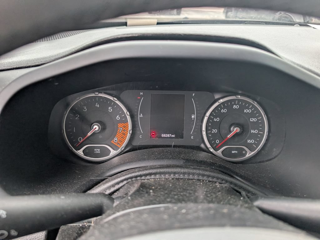Used 2020 Jeep Renegade Latitude FWD image 15