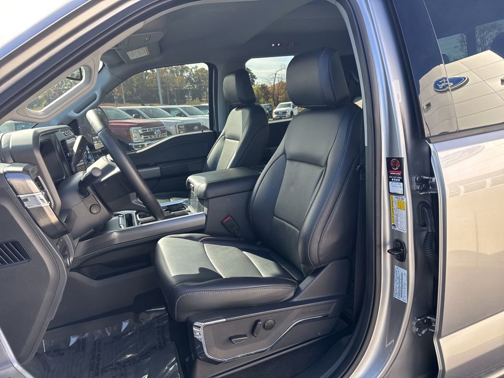 Certified 2024 Ford F250 Lariat w/ Black Appearance Package image 10