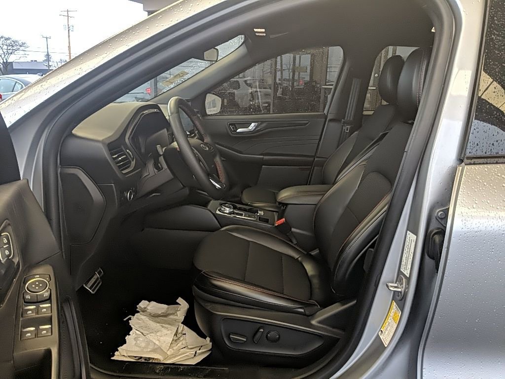 Certified 2024 Ford Escape ST-Line w/ Tech Pack #1 AWD/4WD image 13
