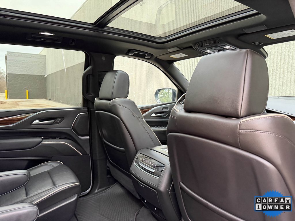 Used 2021 Cadillac Escalade Premium Luxury image 25