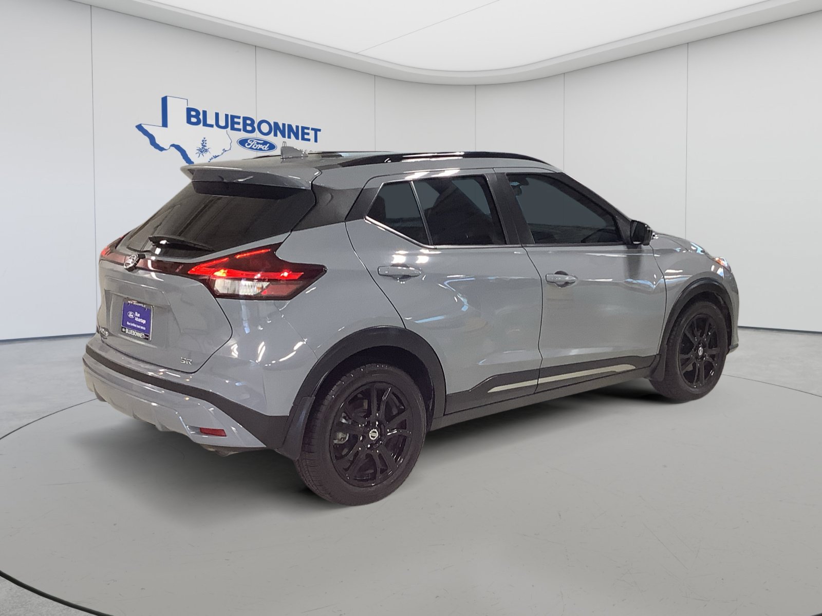 Used 2021 Nissan Kicks SR w/ SR Premium Package FWD image 5