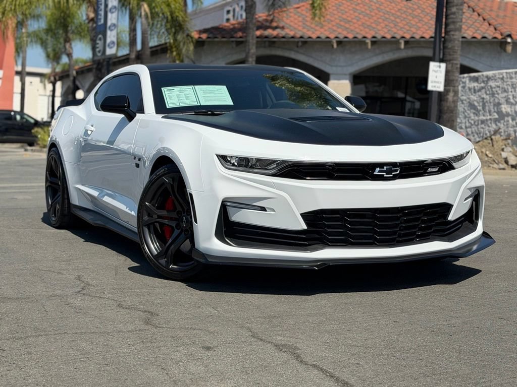 Used 2022 Chevrolet Camaro SS RWD image 3