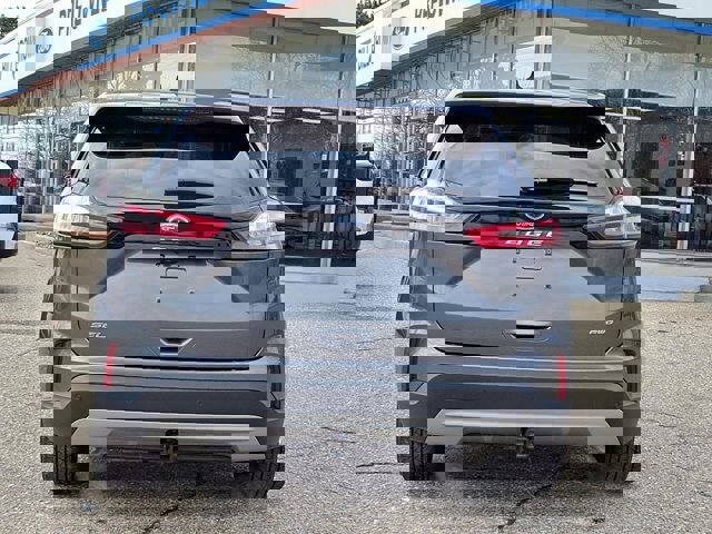 Certified 2023 Ford Edge SEL w/ Convenience Package image 2