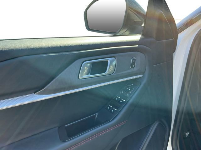 Certified 2025 Ford Explorer ST-Line image 11