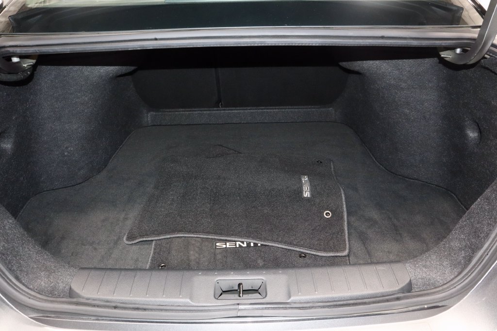 Used 2021 Nissan Sentra SV FWD image 12