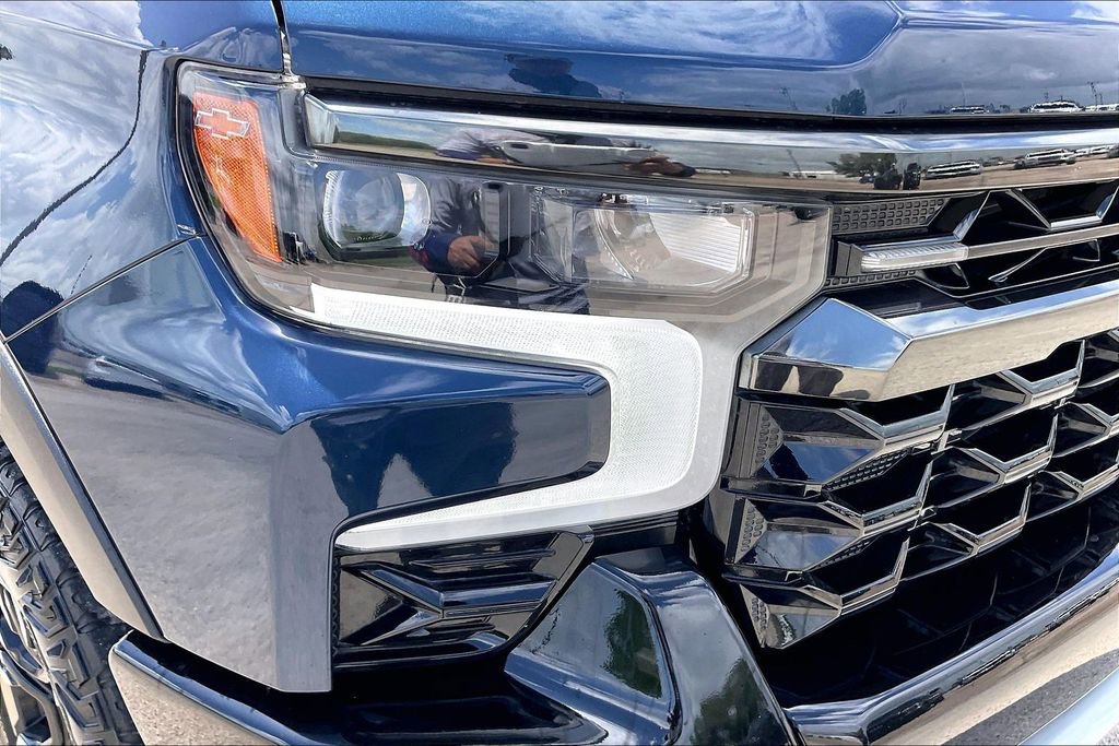 Used 2022 Chevrolet Silverado 1500 ZR2 w/ Technology Package AWD/4WD image 30
