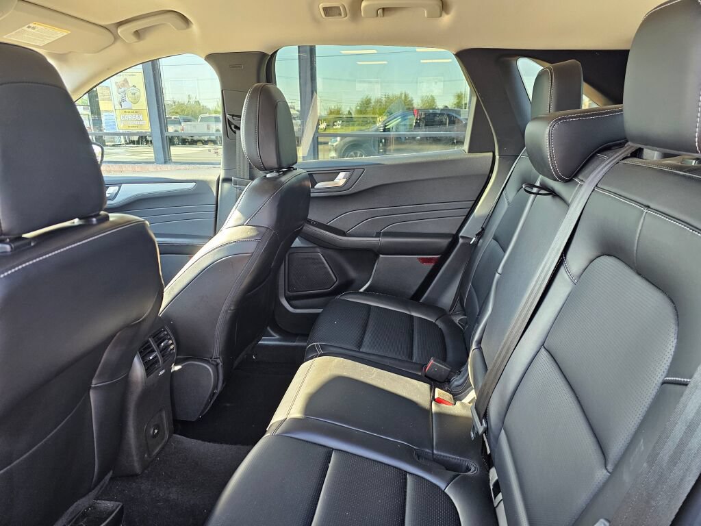 Certified 2025 Ford Escape Platinum AWD/4WD image 13