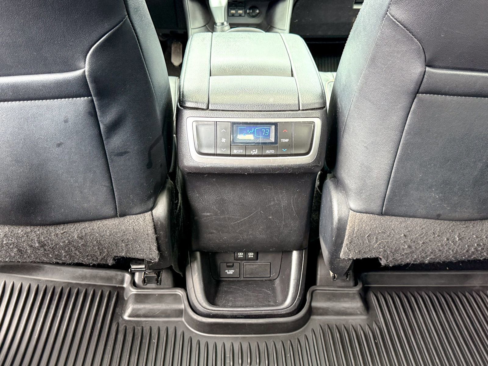 Used 2019 Toyota Highlander XLE AWD/4WD image 22