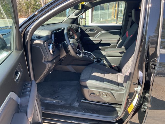 Used 2025 Chevrolet Colorado Z71 AWD/4WD image 14