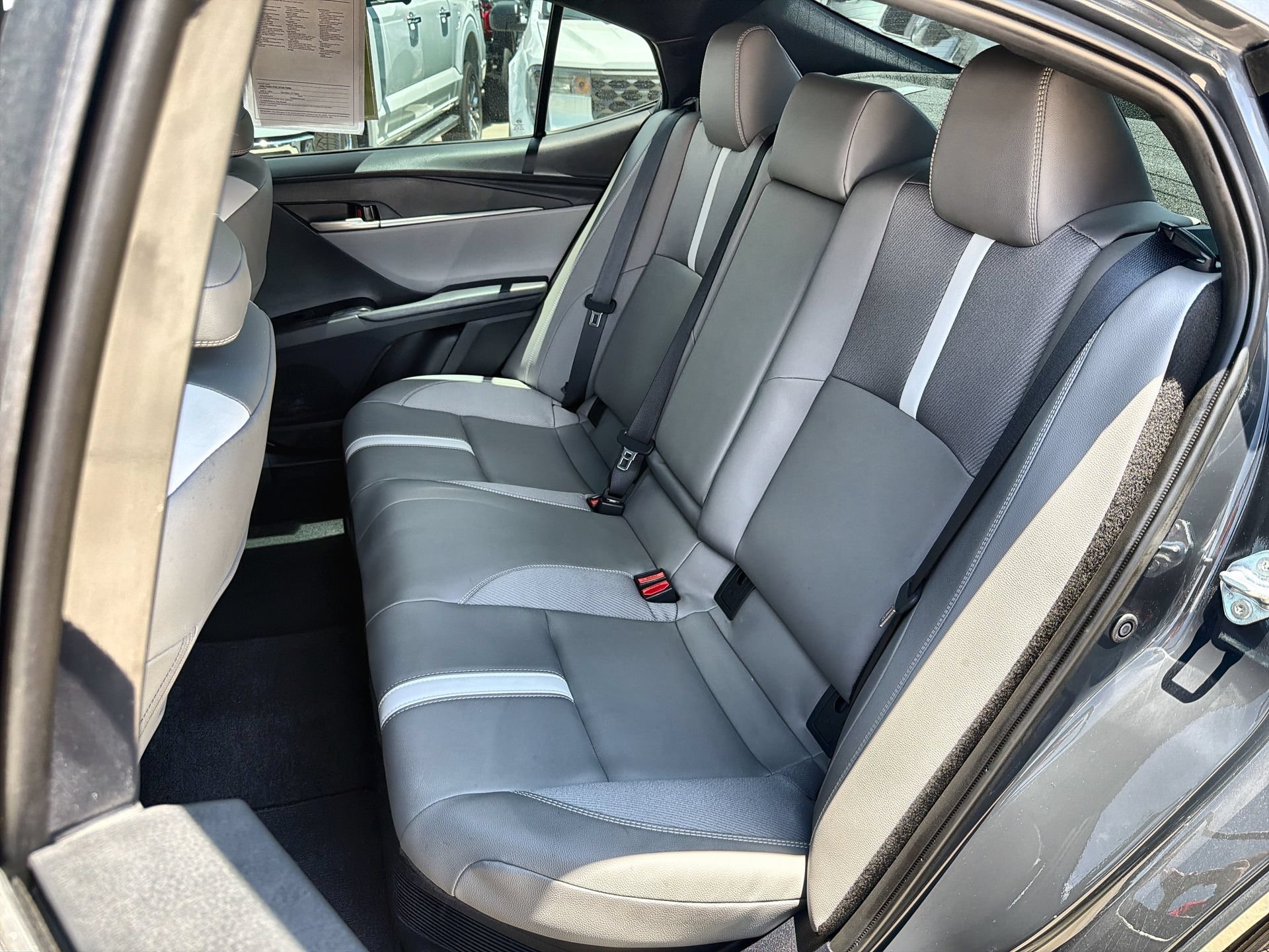 Used 2025 Toyota Camry SE FWD image 14
