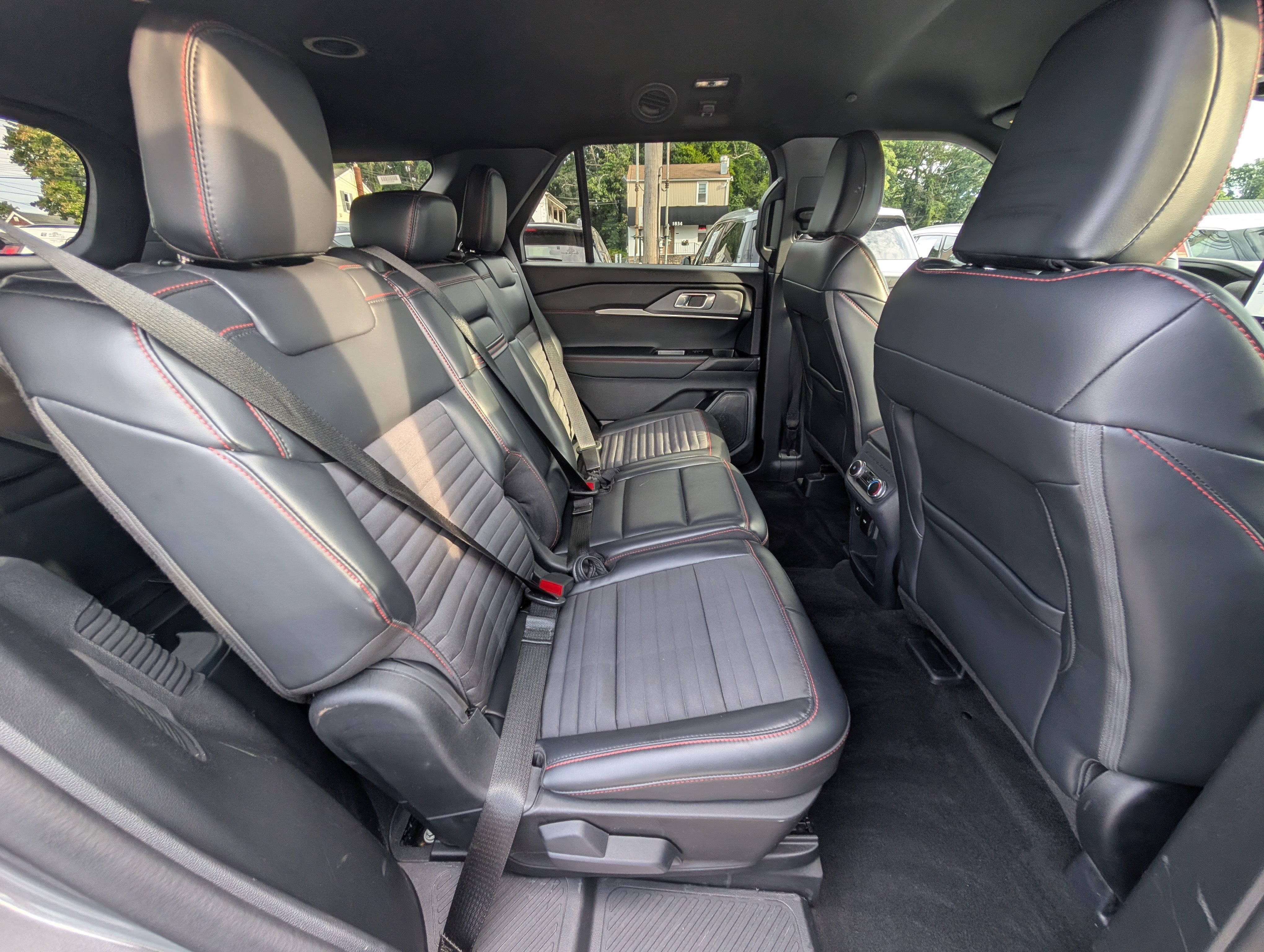 Certified 2025 Ford Explorer ST-Line w/ ST-Line Street Pack AWD/4WD image 13