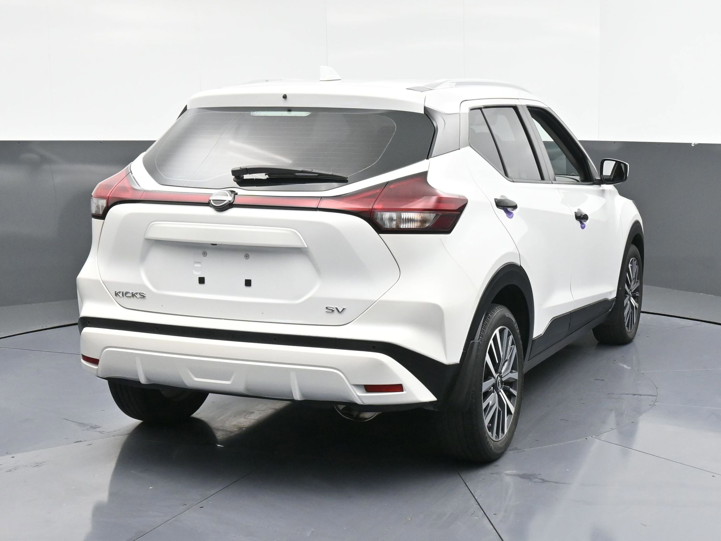 Used 2022 Nissan Kicks SV image 14