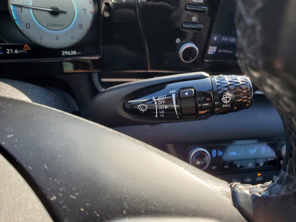 Used 2022 Hyundai Elantra SEL w/ Convenience + Premium Package image 19