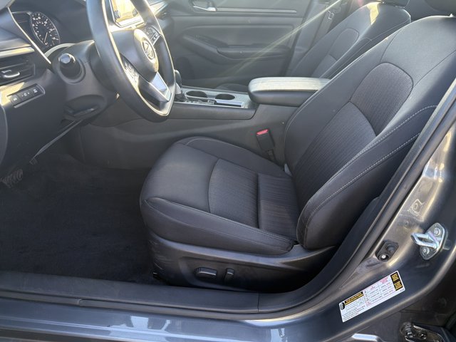 Used 2025 Nissan Altima 2.5 SV FWD image 9